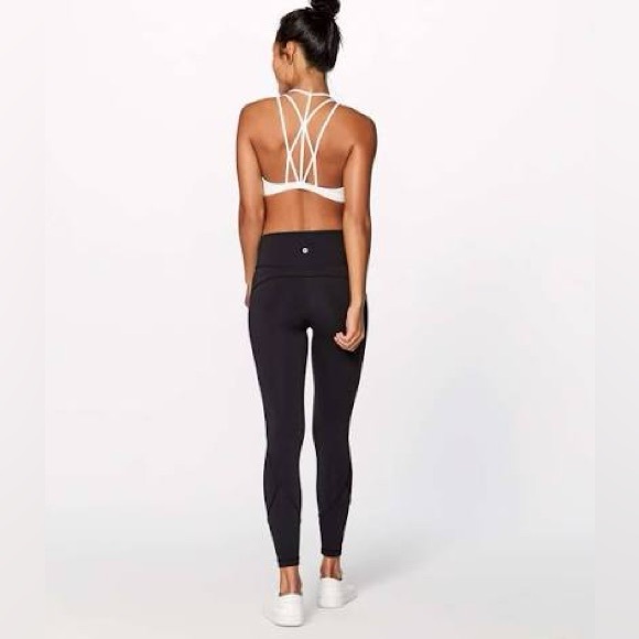 Lululemon Women's In Movement 7/8 Tight Everlux in Black Size 6 Activewear Pants - Picture 2 of 7